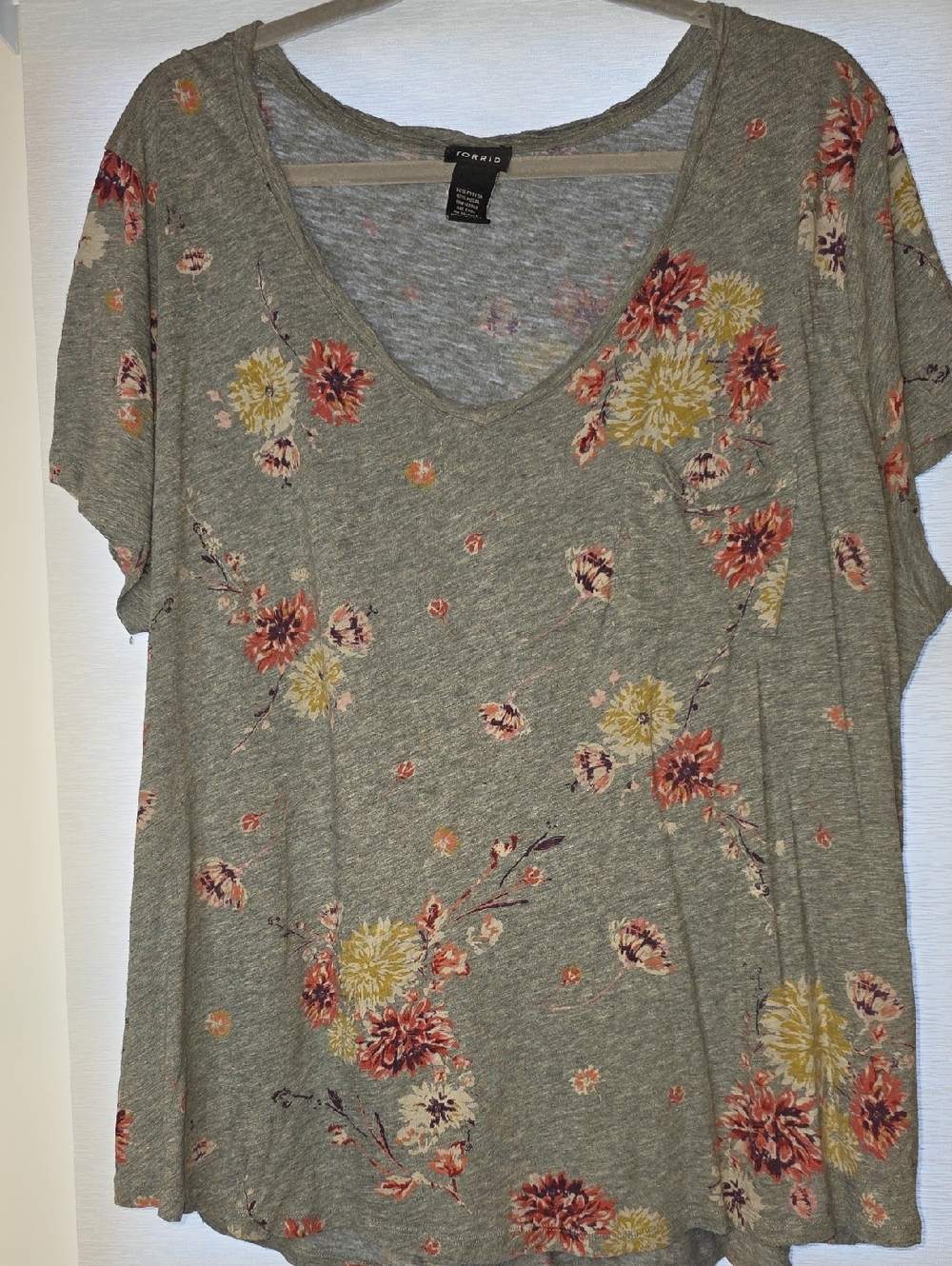 torrid Grey Floral Scoop Neck Tee